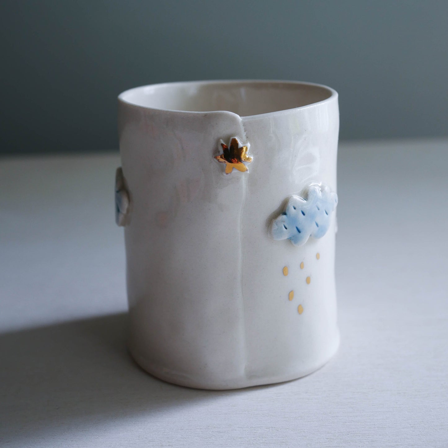 cup * Swan with clouds