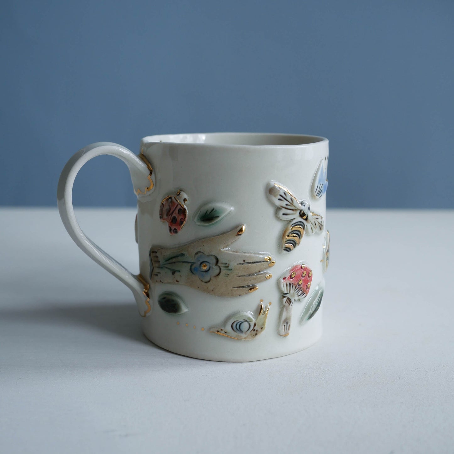 Mug * Hand to bee, frog & bird