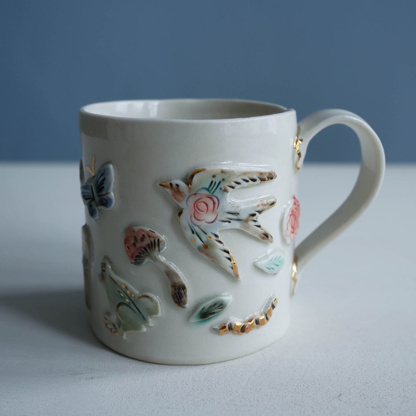 Mug * Hand to bee, frog & bird