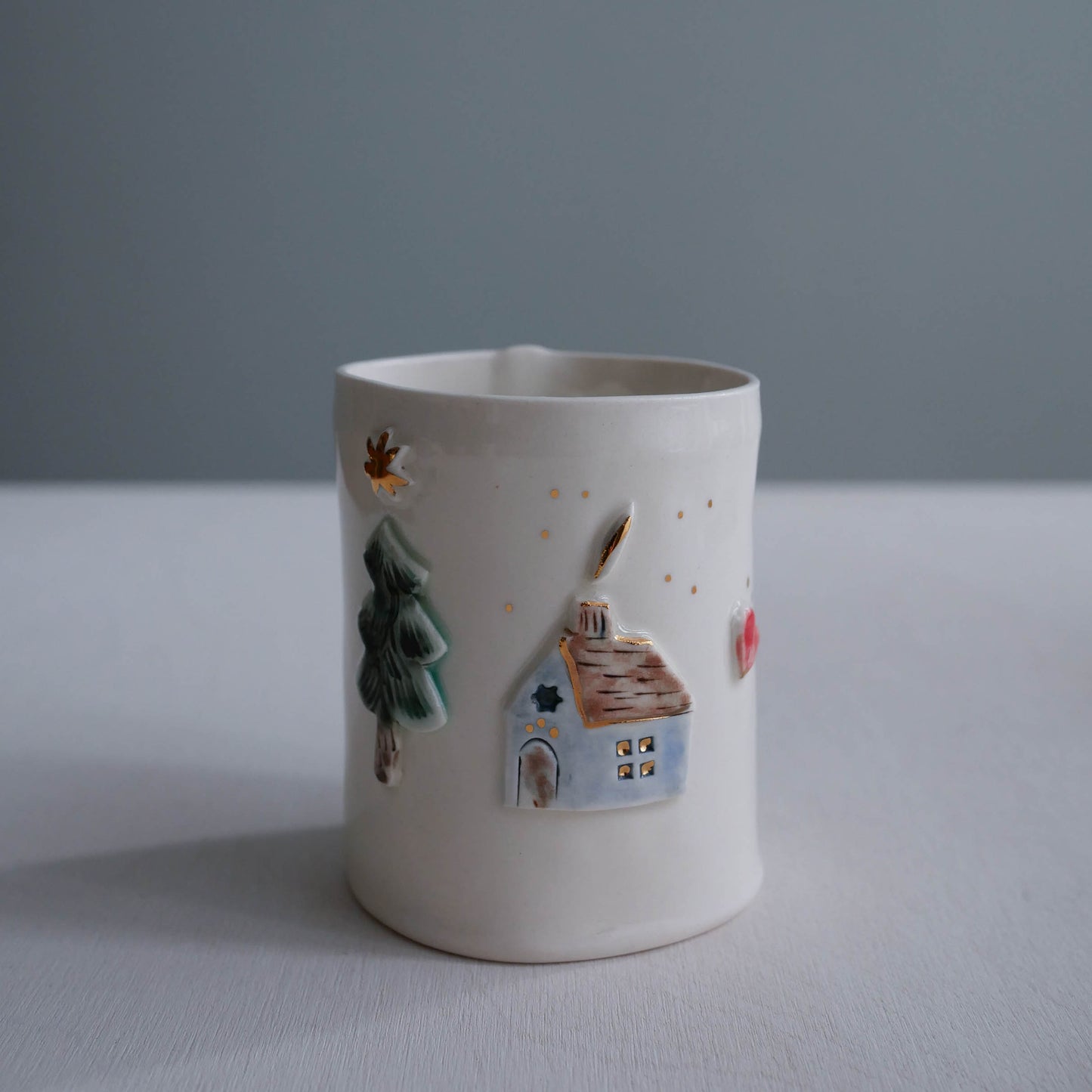 Cup * Cabin with heart (top cup)