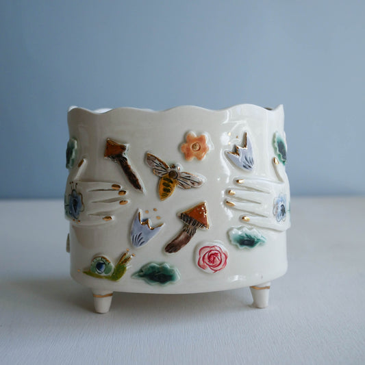 Planter * Hands to the Bee & Snail